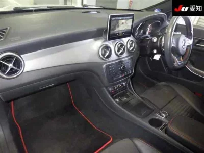 MERCEDES BENZ CLA