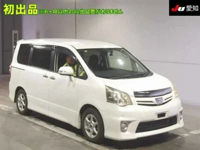 TOYOTA NOAH