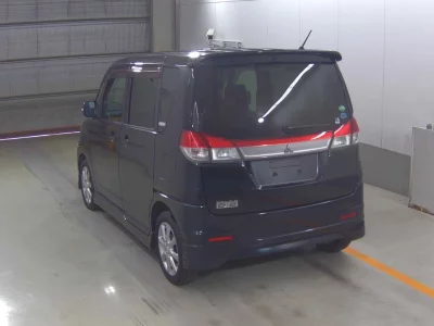 MITSUBISHI DELICA D2