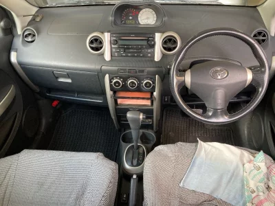 TOYOTA IST