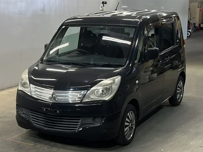 MITSUBISHI DELICA D2