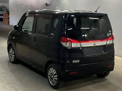 MITSUBISHI DELICA D2