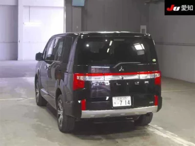 MITSUBISHI DELICA D5