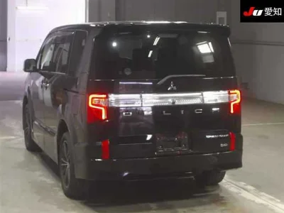 MITSUBISHI DELICA D5