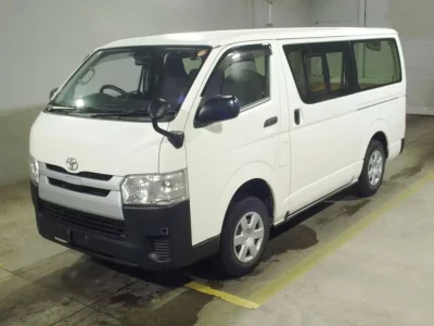 TOYOTA HIACE VAN