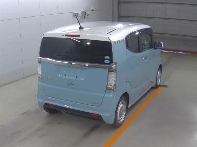 HONDA N BOX SLASH