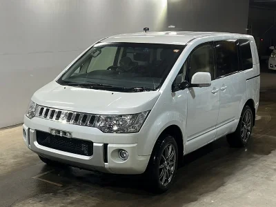 MITSUBISHI DELICA D5