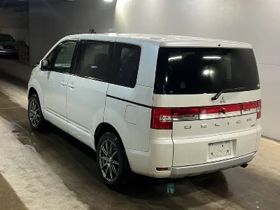 MITSUBISHI DELICA D5