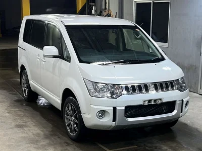 MITSUBISHI DELICA D5