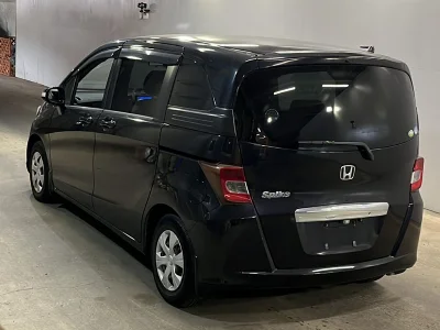 HONDA FREED SPIKE