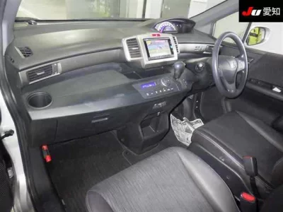 HONDA FREED SPIKE