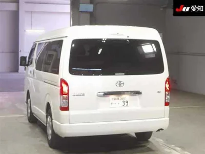 TOYOTA HIACE