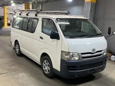 TOYOTA REGIUS VAN