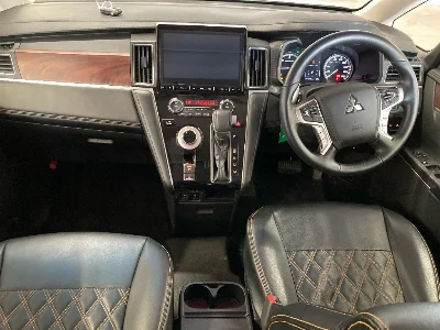 MITSUBISHI DELICA D5