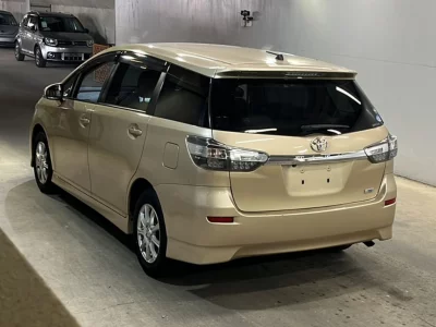 TOYOTA WISH