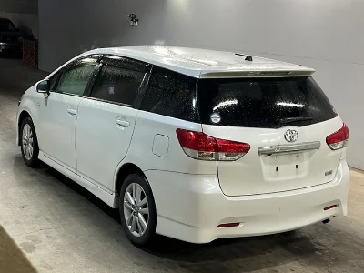 TOYOTA WISH