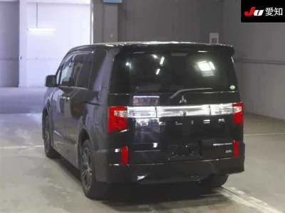 MITSUBISHI DELICA D5