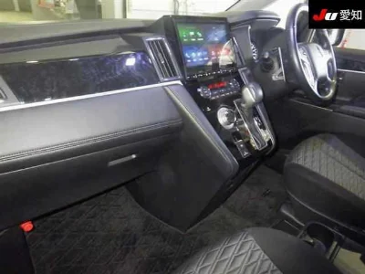 MITSUBISHI DELICA D5