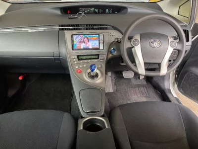 TOYOTA PRIUS