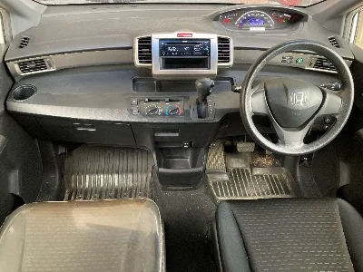 HONDA FREED SPIKE