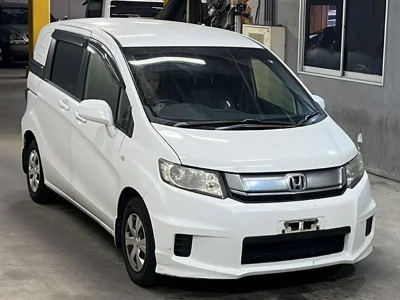 HONDA FREED SPIKE