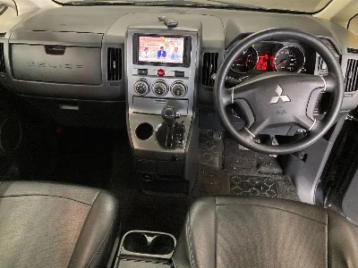 MITSUBISHI DELICA D5