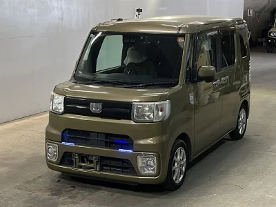 DAIHATSU WAKE