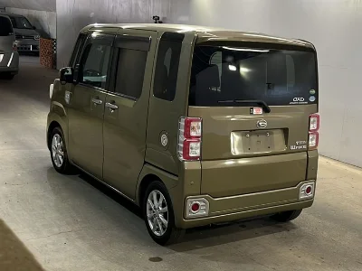 DAIHATSU WAKE