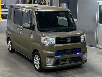 DAIHATSU WAKE