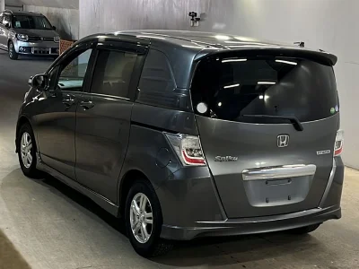 HONDA FREED SPIKE