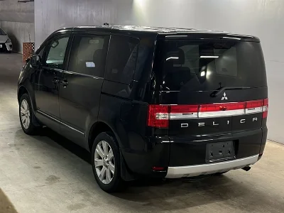 MITSUBISHI DELICA D5