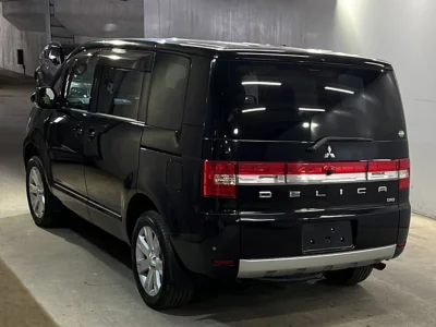 MITSUBISHI DELICA D5