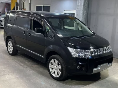 MITSUBISHI DELICA D5