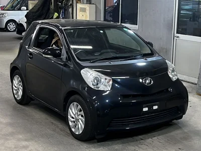 TOYOTA IQ