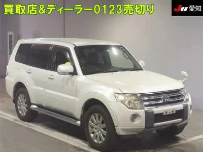 MITSUBISHI PAJERO