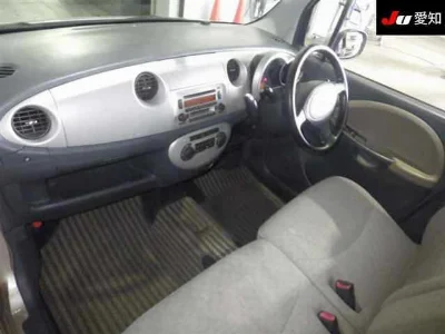 DAIHATSU MOVE LATTE