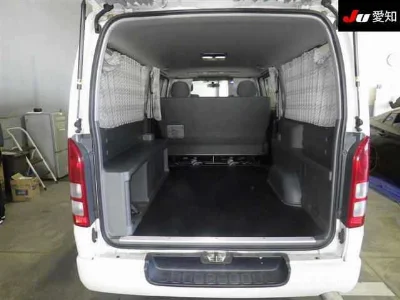 TOYOTA REGIUS VAN