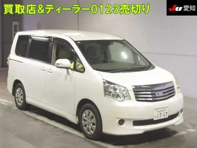 TOYOTA NOAH