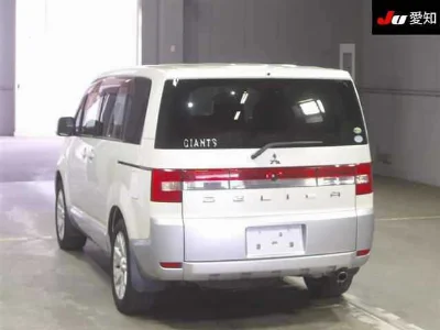MITSUBISHI DELICA D5
