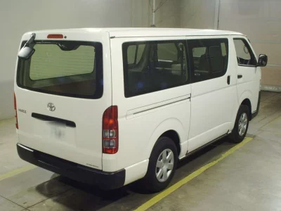 TOYOTA HIACE VAN