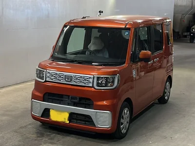 DAIHATSU WAKE