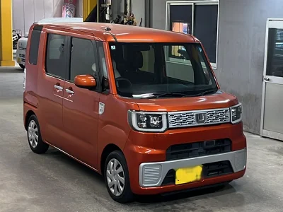 DAIHATSU WAKE