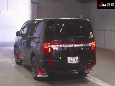 MITSUBISHI DELICA D5