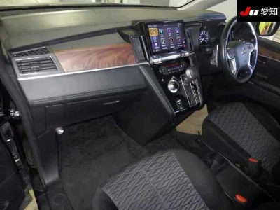 MITSUBISHI DELICA D5