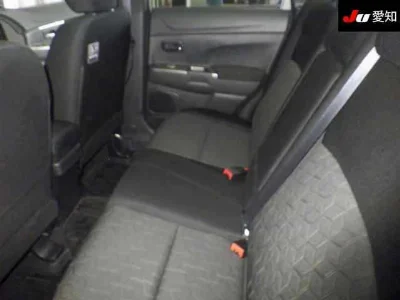 MITSUBISHI RVR