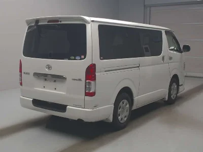 TOYOTA HIACE VAN