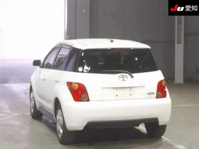 TOYOTA IST