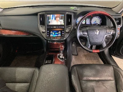 TOYOTA CROWN MAJESTA