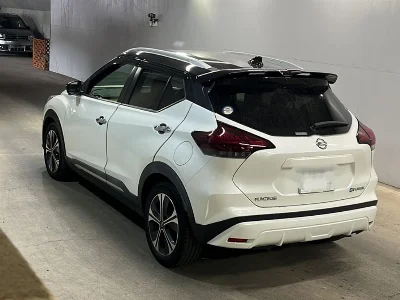 NISSAN KICKS