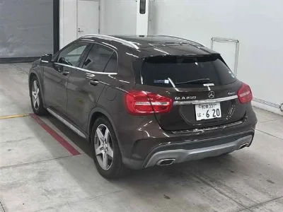 MERCEDES BENZ GLA